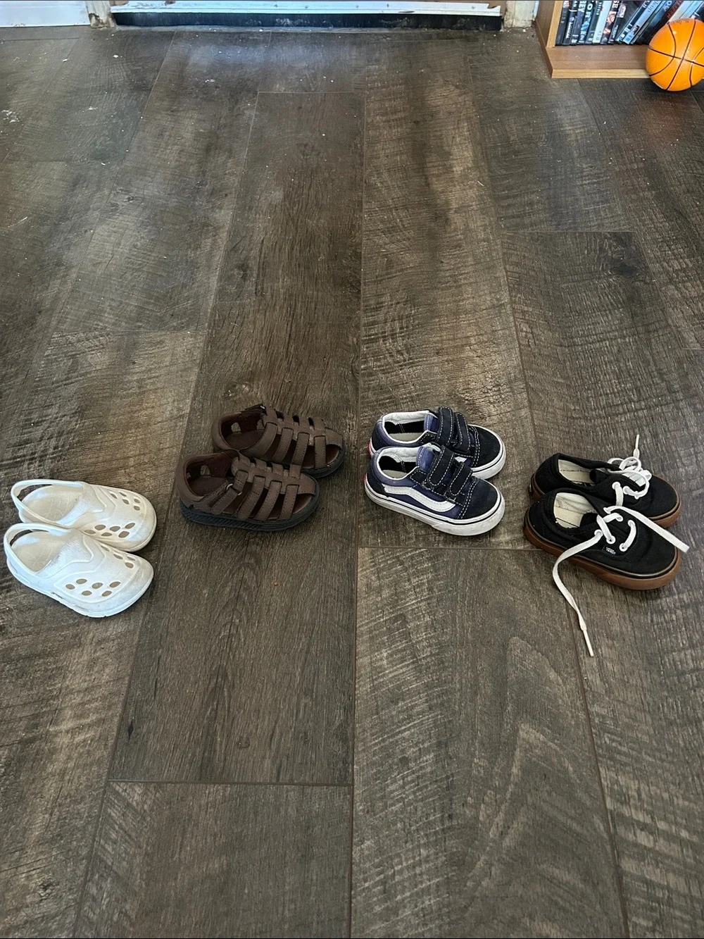 Toddler boys size 5 shoe lot